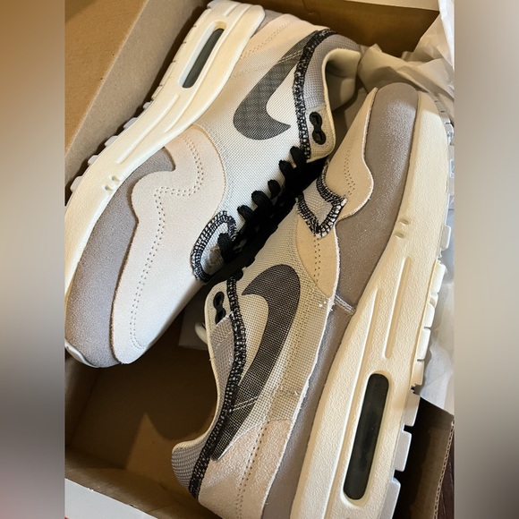 Nike | Air Max 1 Inside Out Premium SE - Picture 6 of 13